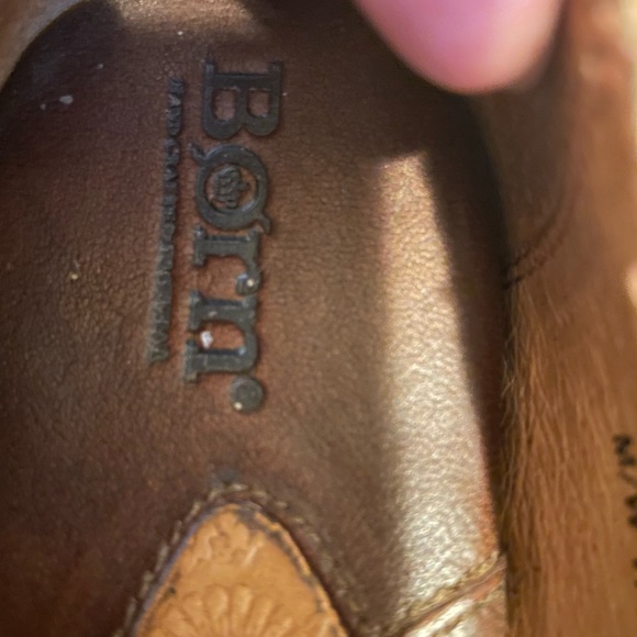 Shoes - Picture 3 of 8